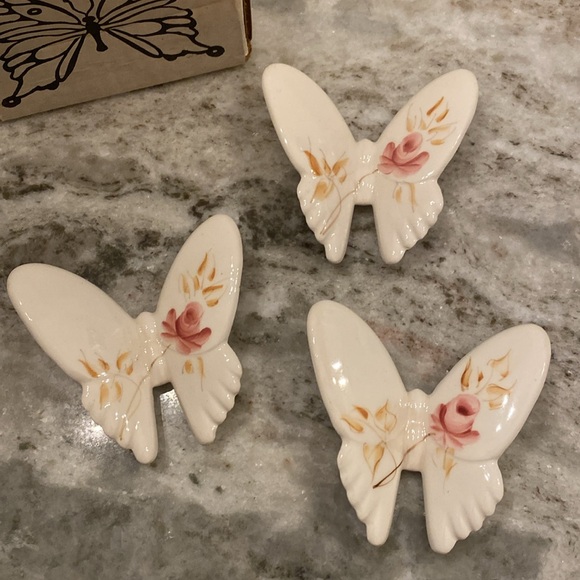 3 porcelain butterfly wall hangers - Picture 3 of 5